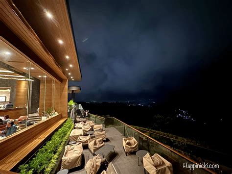biggest starbucks in tagaytay|We Visited Starbucks Reserve Hiraya to See If It’s Worth the Hype.
